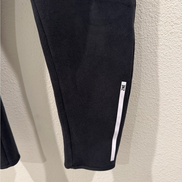 Adidas Women’s Technical Black Z.N.E. SPORTSWEAR Athleisure Pants Size Medium - Picture 9 of 16